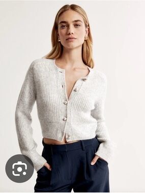 Abercrombie pearl button cardigan
